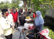 Kerjasama Dengan Apdesi, Polda Jateng Bagikan Ribuan Sembako Kepada Warga