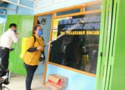 Cegah Corona, Relawan Golkar Blora Semprot Disinfektan dan Bagi Masker Gratis