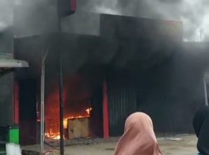 Akibat Tabung Gas Bocor, Rocket Chicken di Blora Terbakar