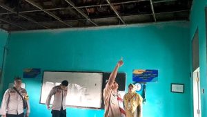 Plafon SMPN 1 Todanan Ambrol, 4 Siswa Dilarikan ke Puskesmas