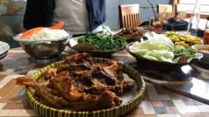 Kuliner Legendaris Khas Blora, Ayam Bakar Kampung Mak Gogok Rasanya Nggak Kampungan