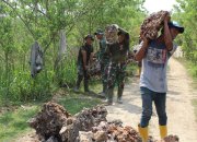 Aksi Gotong Royong Warga dan TNI, Pembangunan Jalan Tingkatkan perekonomian di Desa Sidomulyo