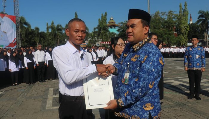 Perkuat Pelayanan Publik, Bupati Blora Lantik Ribuan ASN Baru