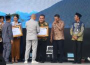 Bupati Blora Terima Penghargaan Padi Organik Dari Kemendes