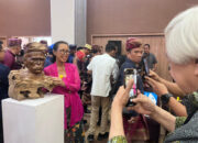 Karya Pemahat Blora Curi Perhatian di Acara Budaya PWI Pusat