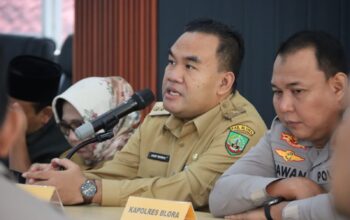Bupati Arief Minta Perbaikan Jalan Dikebut Sebelum Mudik