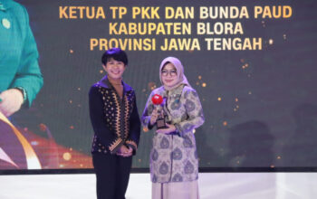 Ainia Shalichah Dinobatkan sebagai Tokoh Penggerak Pendidikan Anak Usia Dini Tngkat Nasional