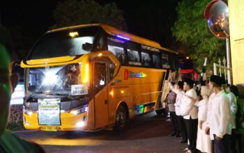 Ratusan Jamaah Haji Asal Blora Diberangkatkan ke Tanah Suci