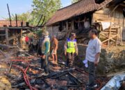 Diduga Dipicu Bara Pawon, Rumah Warga Dologan Blora Hangus Terbakar