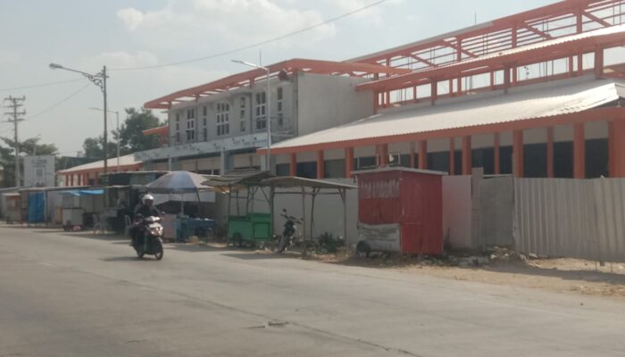 Pembangunan Pasar Ngawen Molor, Pedagang Terpaksa Bertahan di Lapak Relokasi