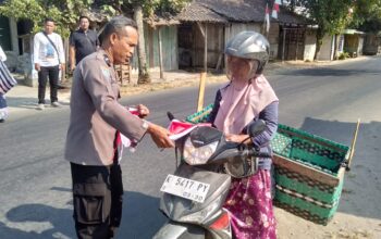 Sambut HUT ke-81 RI, Polsek Ngawen Ratusan Bendera Merah Putih