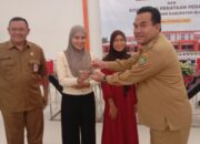 Pasar Baru Ngawen Siap Ditempati, Bupati Blora Serahkan Kunci Kios kepada Pedagang