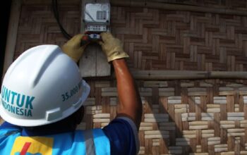 15 KK di Desa Tanggel Blora Belum Punya Meteran Listrik